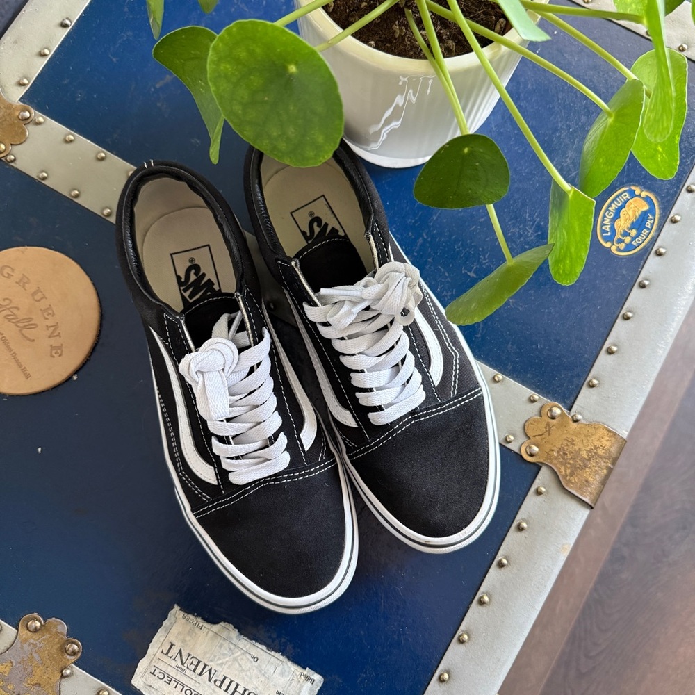 Vans Old Skool Classic Sneakers - Womens 8.5 | Mens 7 - White/Black